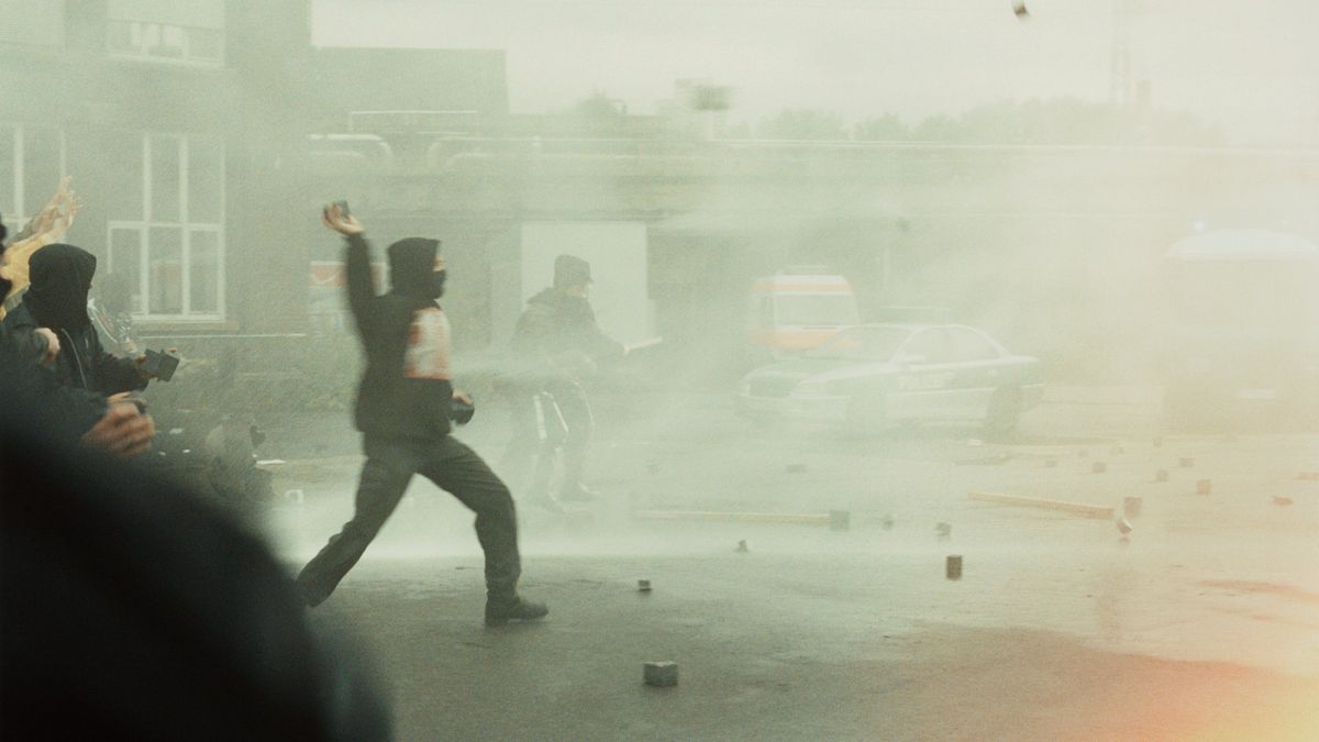 Öngyújtó, sörösüveg és víz a könnygáz lemosására – itt a lista, mit vigyenek magukkal a tüntetők pénteken a szervezők szerint