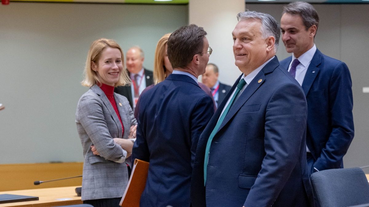 „Mi nem szolgai módon követjük, amit Nyugat-Európában kitalálnak” – Gát Ákos Bence a Mandinernek