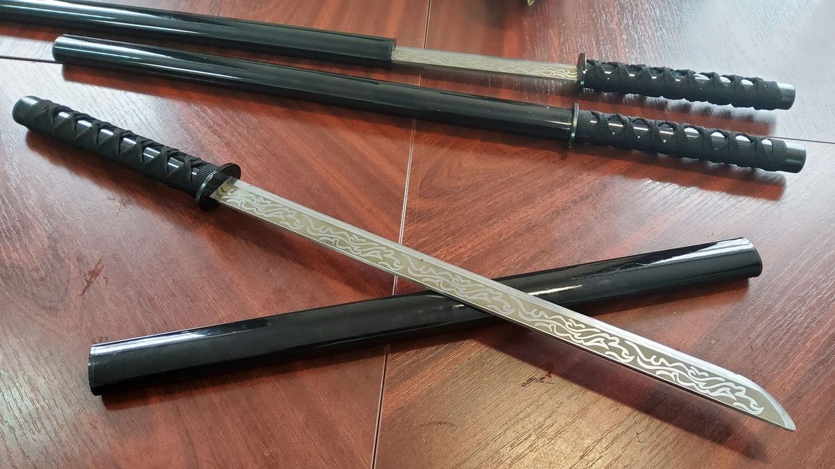 Kardot akart az Unióba csempészni, nem is egyet, egyből 1200-at