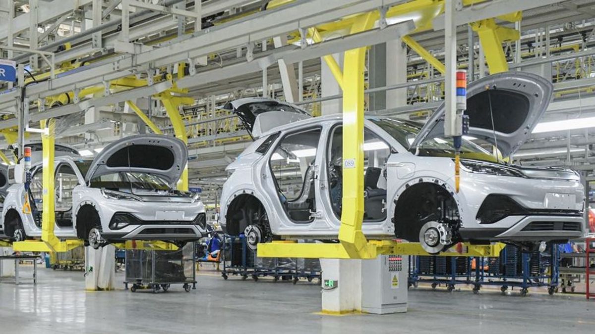 180 fok: mégsem áll ki a hagyományos autógyártás mellett az Európai Néppárt