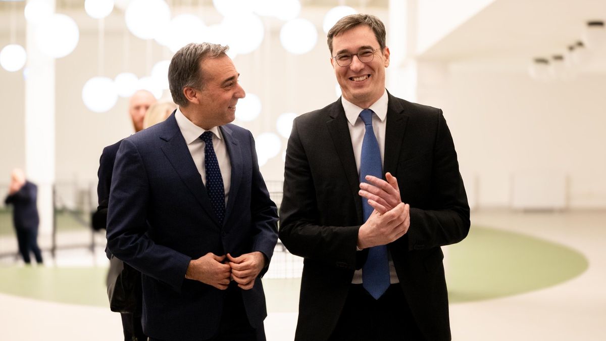 A főpolgármester végre elkezdte a nyelvtanulást