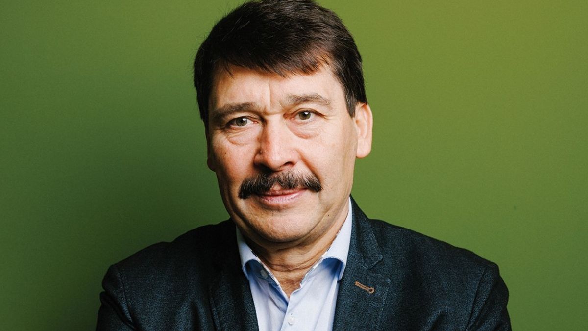 Így reagált Áder János a húgát ért vádakra!