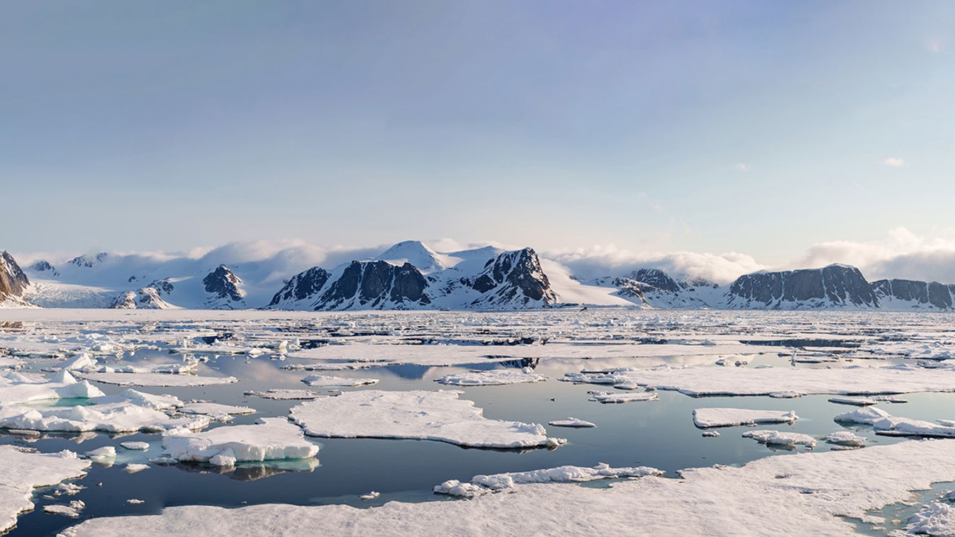 View,Of,Arctic,Landscape,In,Svalbard