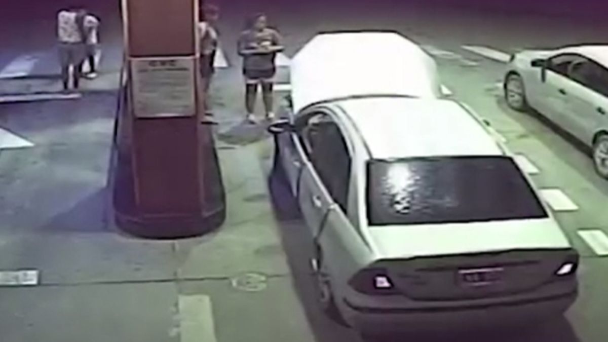 Felrobbant egy argentin rendőrnő autója, csak úgy szállt a levegőben a benne lévő húsz kiló kokain (videó)