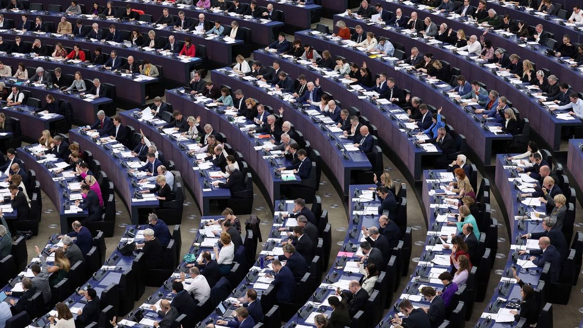 Megszavazta az EP a „brüsszeli cenzúratörvényt”