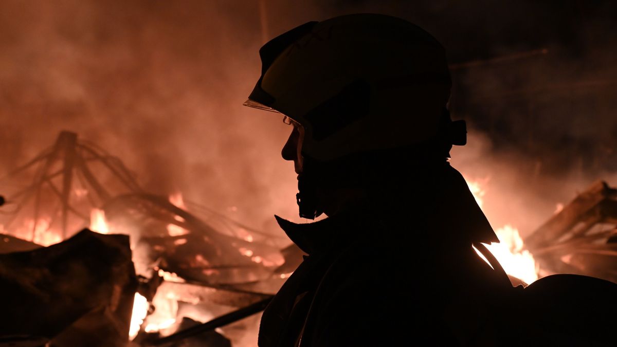 Lángolt egy tízezer négyzetméteres kertészet Budapesten