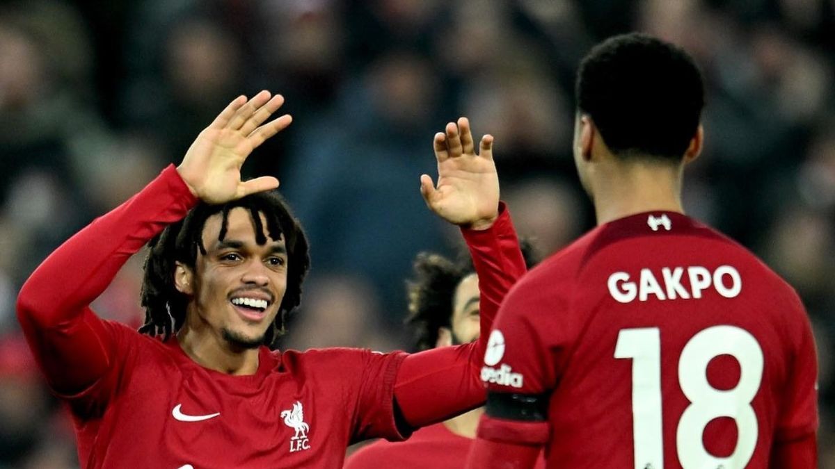 Nem könnyű a Liverpool futballistájának lenni: egy szexőrült nő miatt kapott rendőri védelmet Szoboszlai Dominik csapattársa