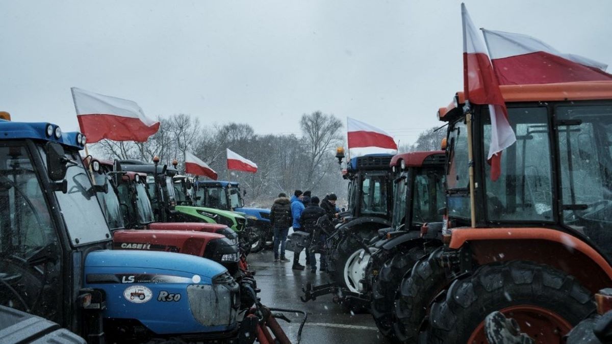 Több száz helyszín, több tízezer tüntető: kemény szerda elé néz Lengyelország