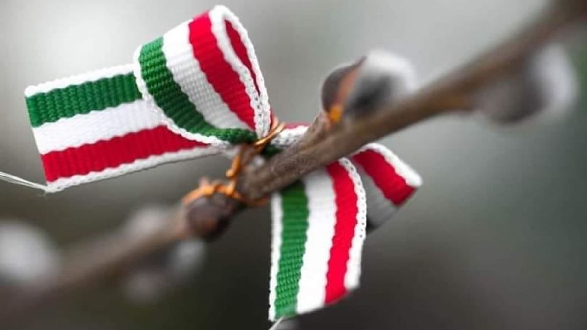 Hatalmas a tömeg, itt az első drónfelvétel a hivatalos állami ünnepségről