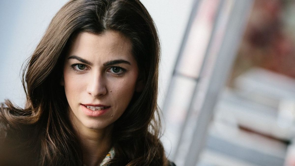 Ha a Fidesz valódi győzelmet várna, akkor Szentkirályi Alexandra 15-én ott állt volna Orbán Viktor mellett