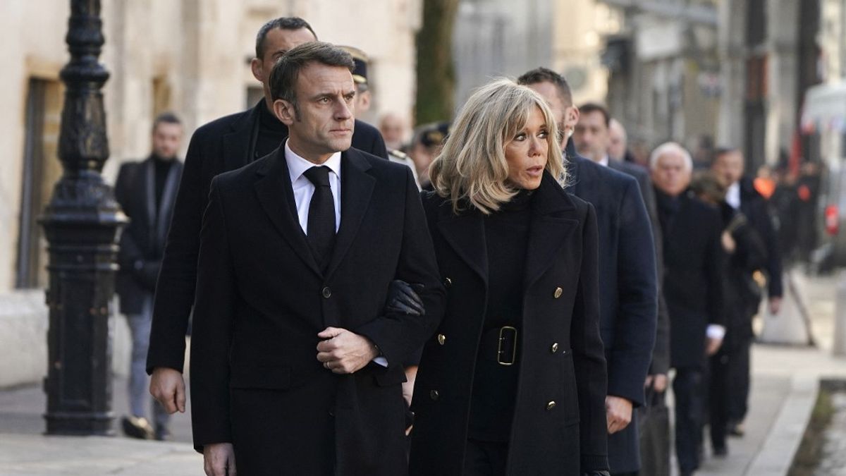 Emmanuel Macron reagált felesége transzneműségét firtató vádakra