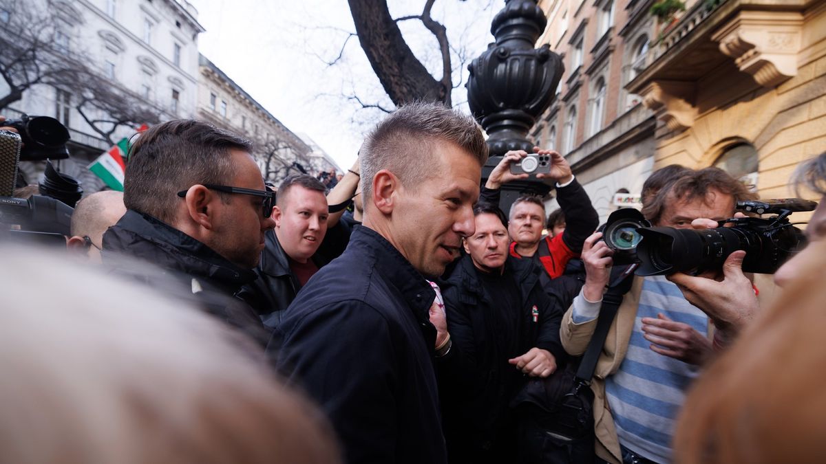 Erőszakos, fenyegető sms-ek: ez jellemezte Magyar Pétert a minisztériumi munkatársak szerint