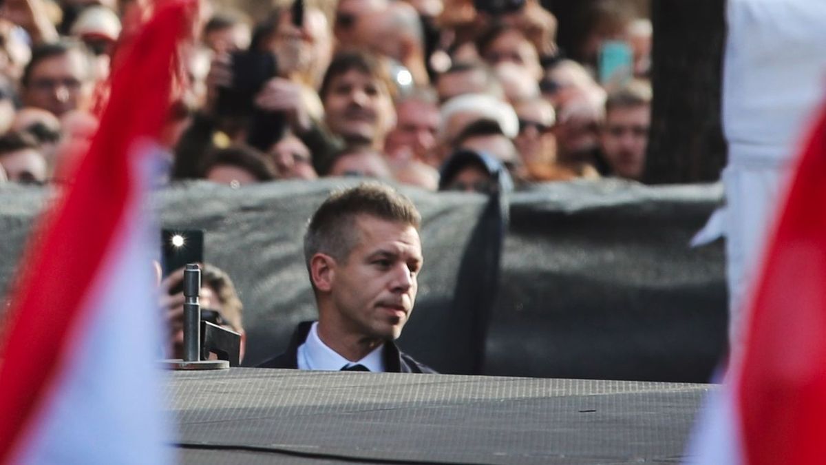 Varga Judit kizárólag kalapemelést és szalutálást érdemel – a történetben szereplő Péter pedig mély megvetést és egy vödör sz*rt