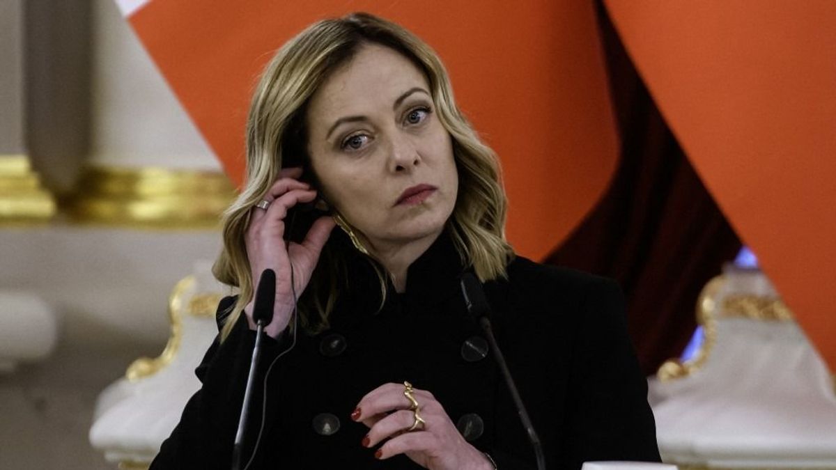 Eddig tartottak a mézeshetek, Giorgia Meloninak is nekimennek a sajtószabadság bajnokai