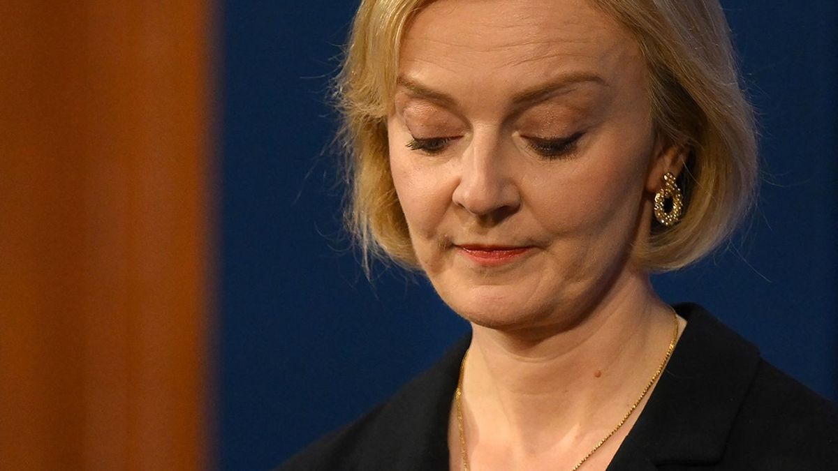 „Mélyállami” összeesküvésről beszél bukása kapcsán Liz Truss