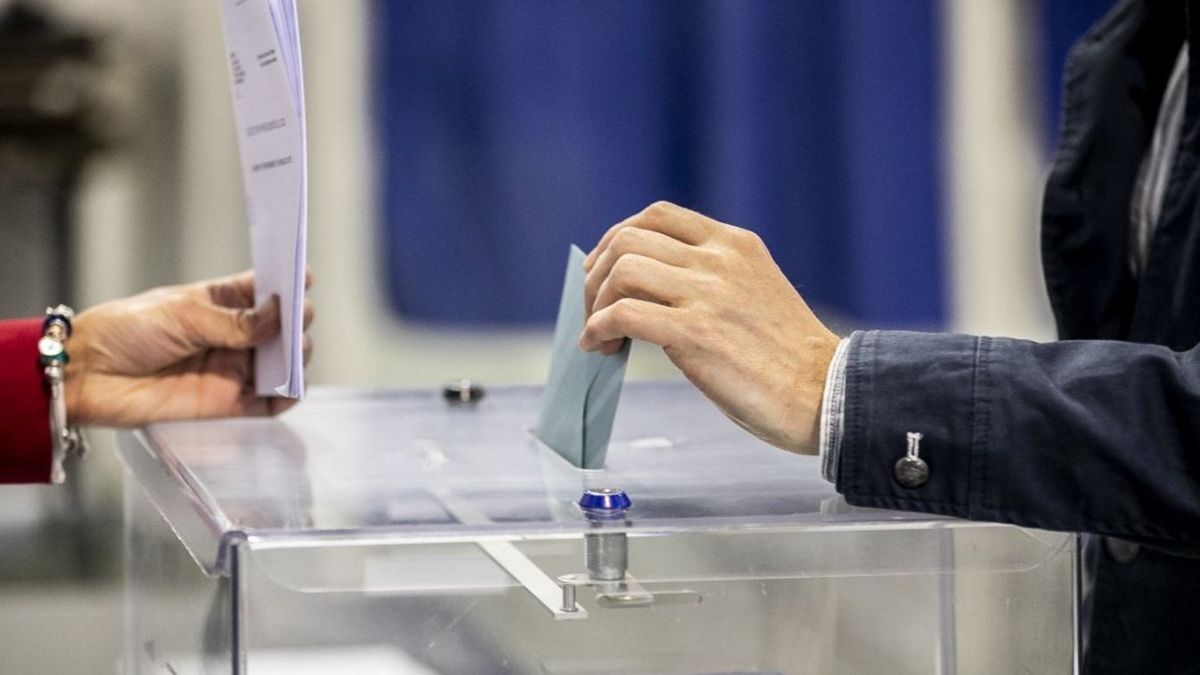 Felmérés: nem erősödtek a baloldali pártok