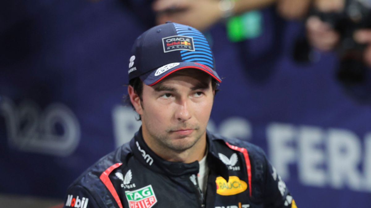 Max Verstappen legyőzhetetlen, Sergio Pérezt visszasorolták