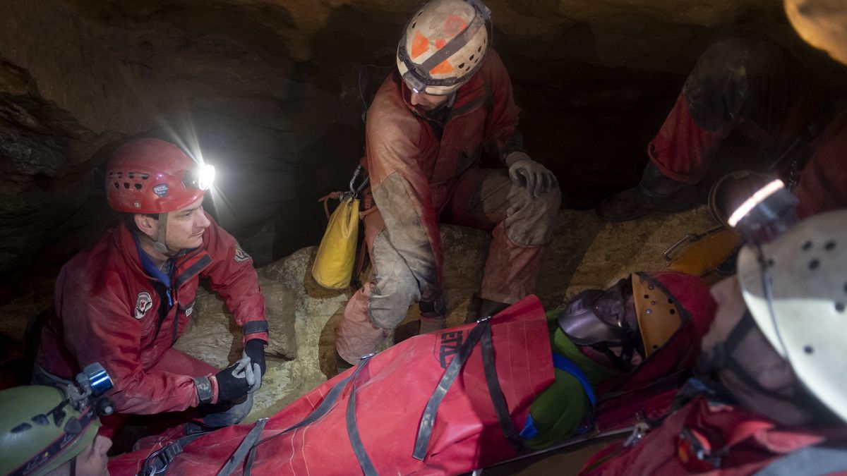 Megsérült szingapúri túrázót mentettek ki Budán