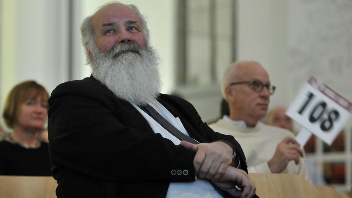 Iványi Gábor a szeretet nevében húsvétkor ugrott a kormány nyakának