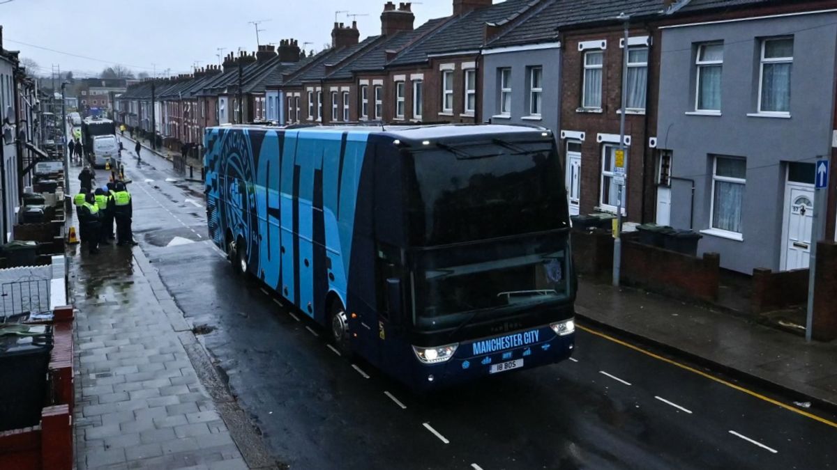 Ilyen a City-buszából nézve, mikor megérkezel a Liverpool stadionjába (VIDEÓ)