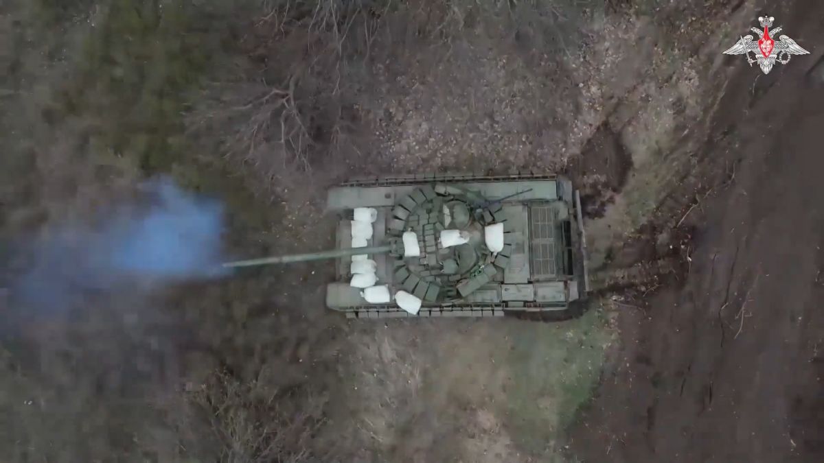 Így néz ki akció közben egy felturbózott T72-es harckocsi (VIDEÓ)