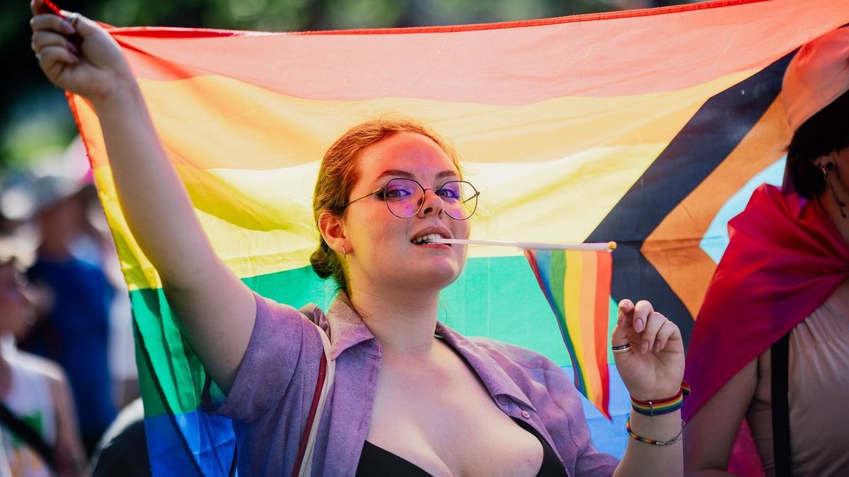 Elvetette a sulykot a WMN: azt írták, tízből hét nő leszbikus hajlamú!