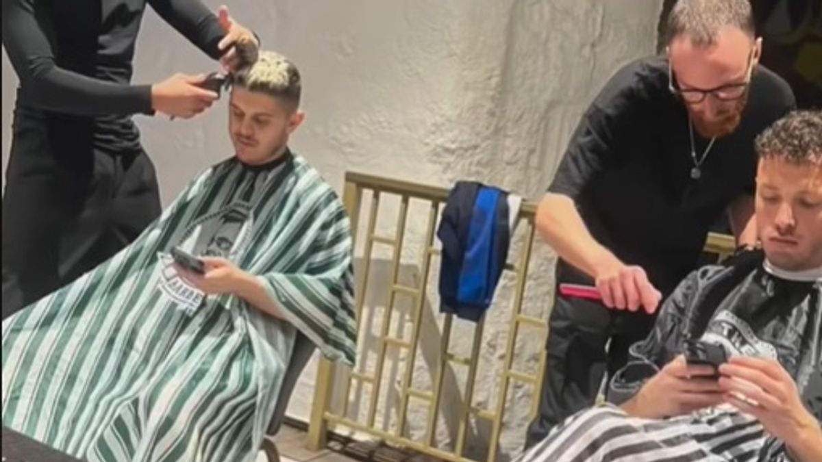 Megszálltak egy pesti fodrászatot a koszovói válogatott tagjai az esti meccs előtt (VIDEÓ)