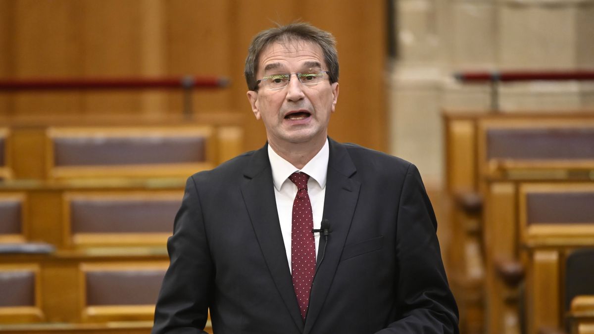 Völner Pál ügyvédje: Sem fél évvel, sem három nappal korábban nem értesítette senki arról Völnert, hogy nyomozás és titkos megfigyelés zajlik ellene