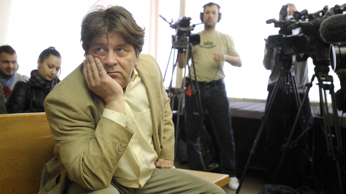 Csak taktika volt, Bakács Tibor mégsem kezd éhségsztrájkba a Parlament előtt