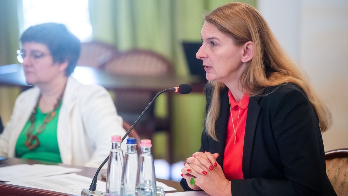 Baranyi Krisztinából előjött az ember?