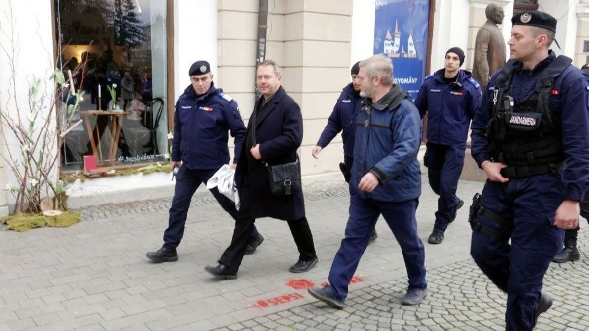 „Erdély román föld!” – magyarellenes demonstráció zajlott Sepsiszentgyörgyön
