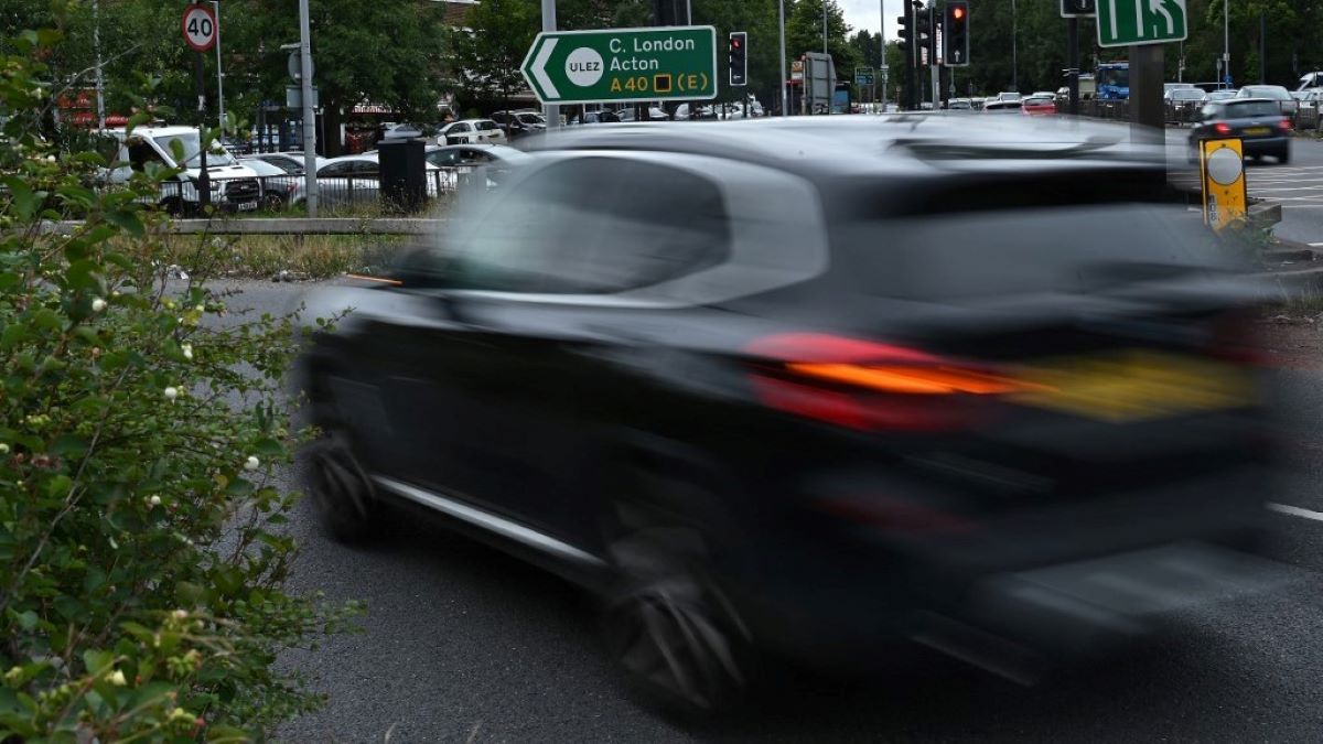 Új eszköz jöhet a szemetelő autósok ellen, komoly büntetés lehet a vége