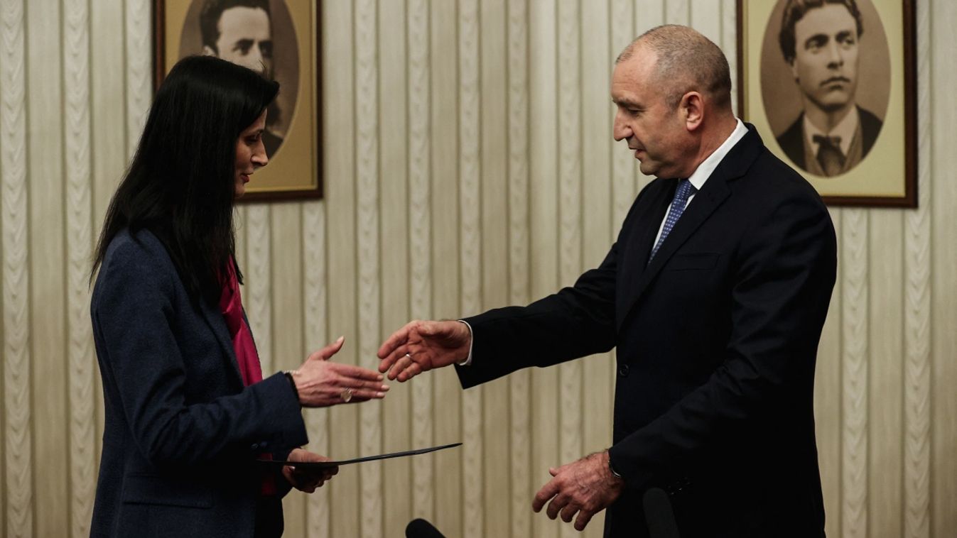Bulgaria's Foreign Minister Mariya Gabriel returns mandate to form new government