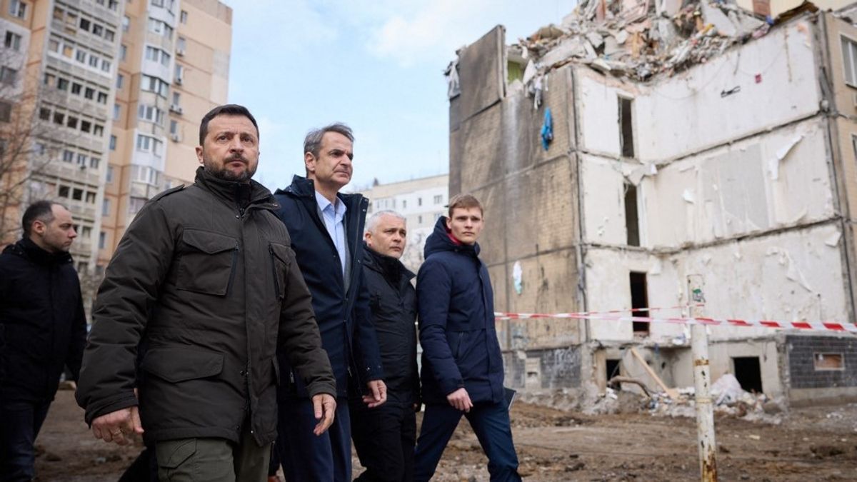 Medvegyev tagadja, hogy az oroszok robbantottak Zelenszkij konvojának közelében