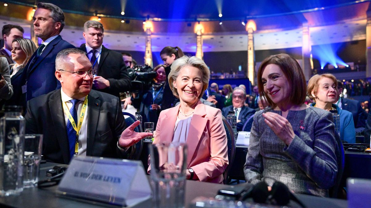 Politico: Bukarestben koronázzák meg Ursula von der Leyent