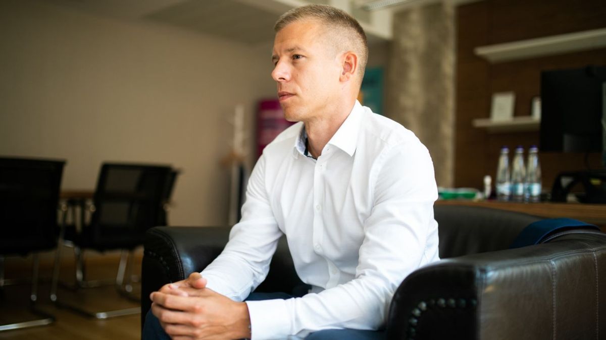 Alig egy hónap alatt meggondolhatta magát Magyar Péter, mégis politikusnak állhat az exférj