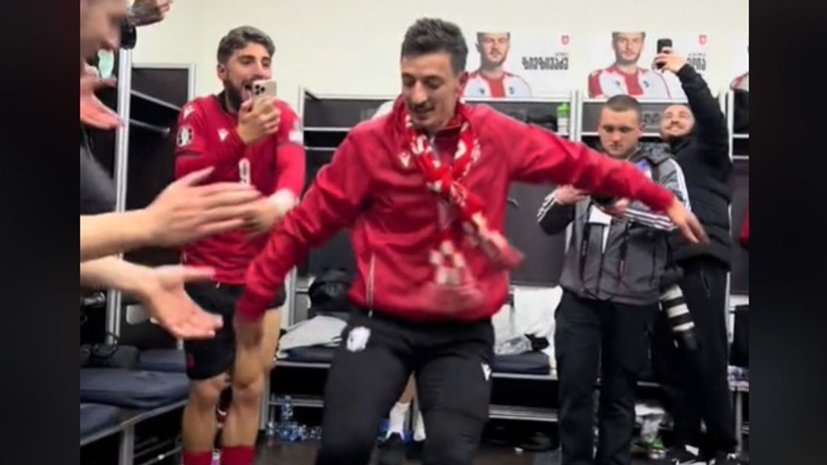 Így táncoltak a georgiai focisták a történelmi Eb-kijutás után az öltözőben (VIDEÓ)