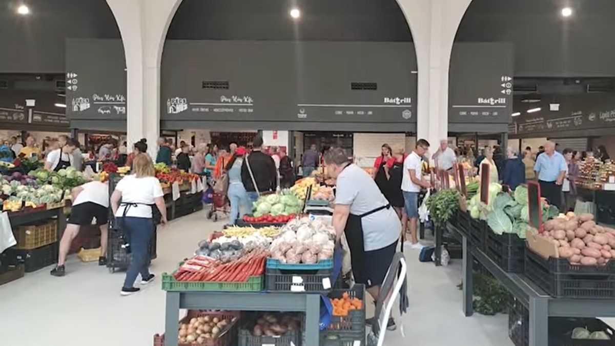 Idős nőre támadt egy boltos a pécsi vásárcsarnokban (VIDEÓ)