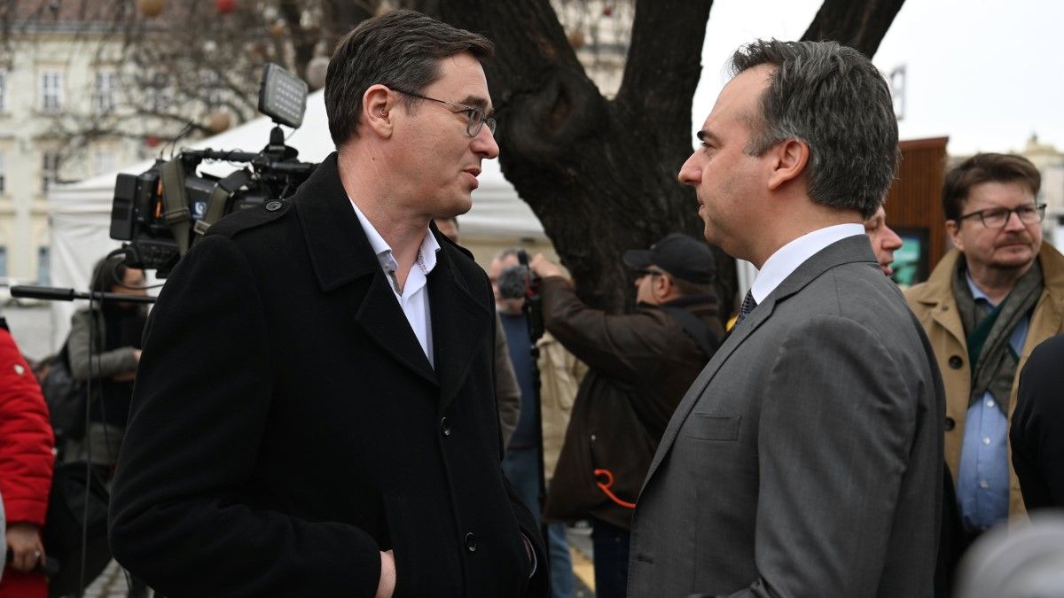„Takarodjon haza!” – üzente Bayer Zsolt David Pressmannek