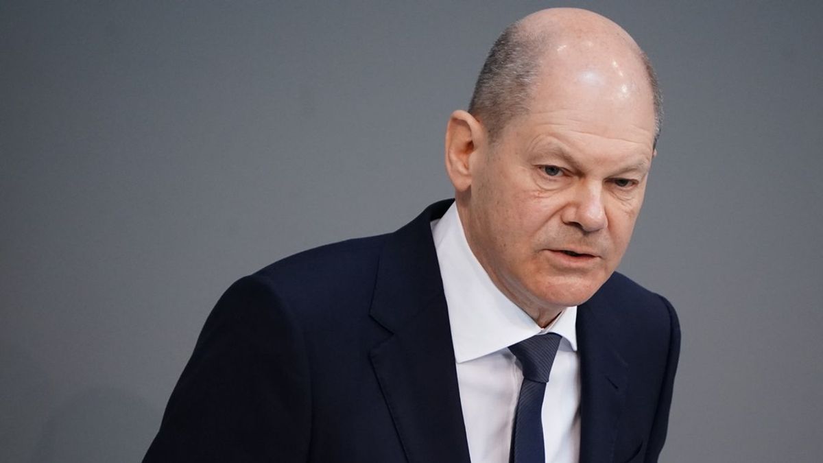 Keményen kiosztották a német kancellárt: „Nem kéne berezelni Putyin minden egyes szavától”