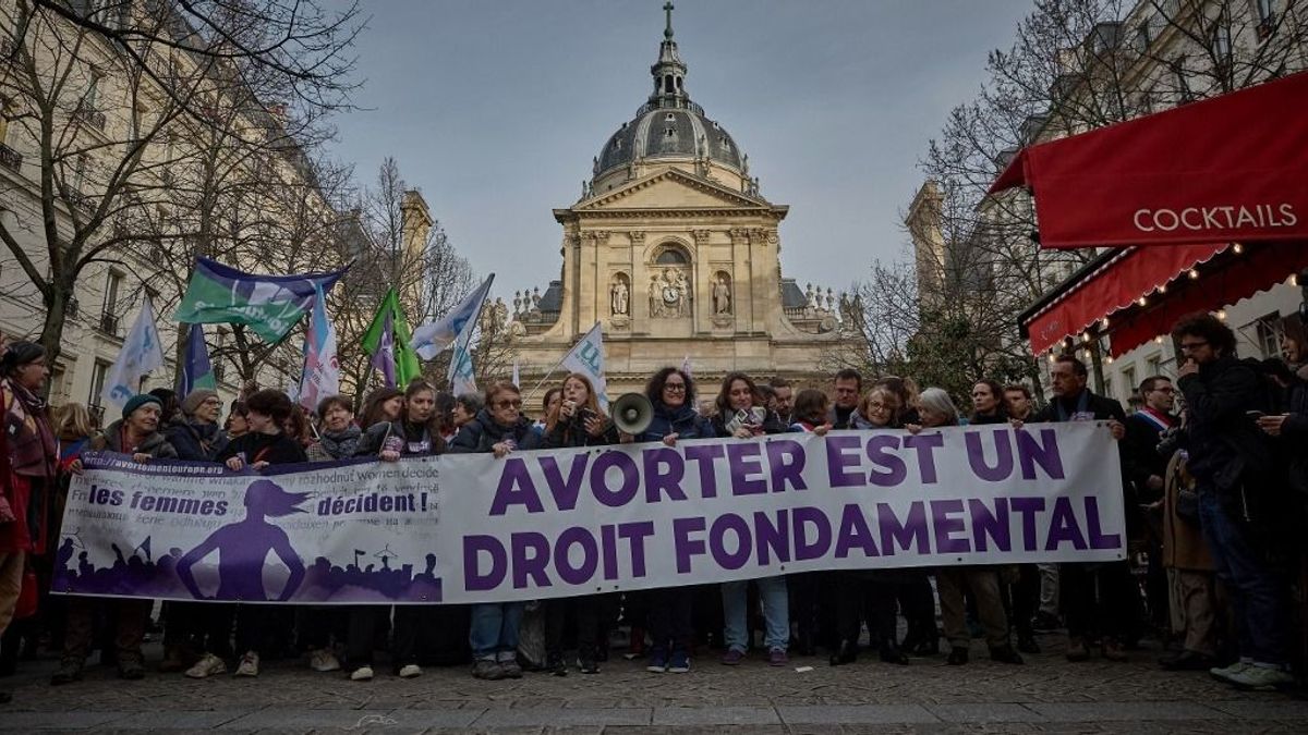 Elképesztő: az ENSZ támogatja a franciák abortuszpárti döntését