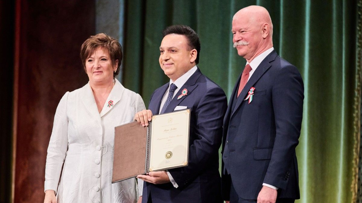 Nemrég még Donald Trumpot bűvölte el, most rangos kitüntetést kapott Mága Zoltán