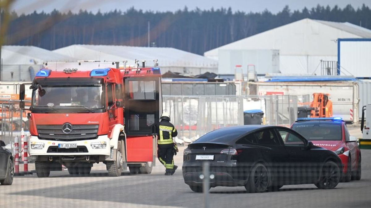 Evakuálták a Tesla gyárát Berlinben, mutatjuk a részleteket