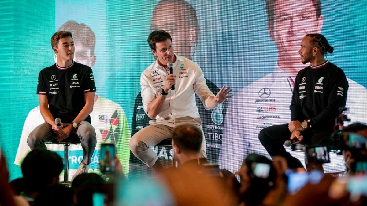 A Mercedes csapatfőnöke kitálalt: nem akárkit akarnak Hamilton helyére