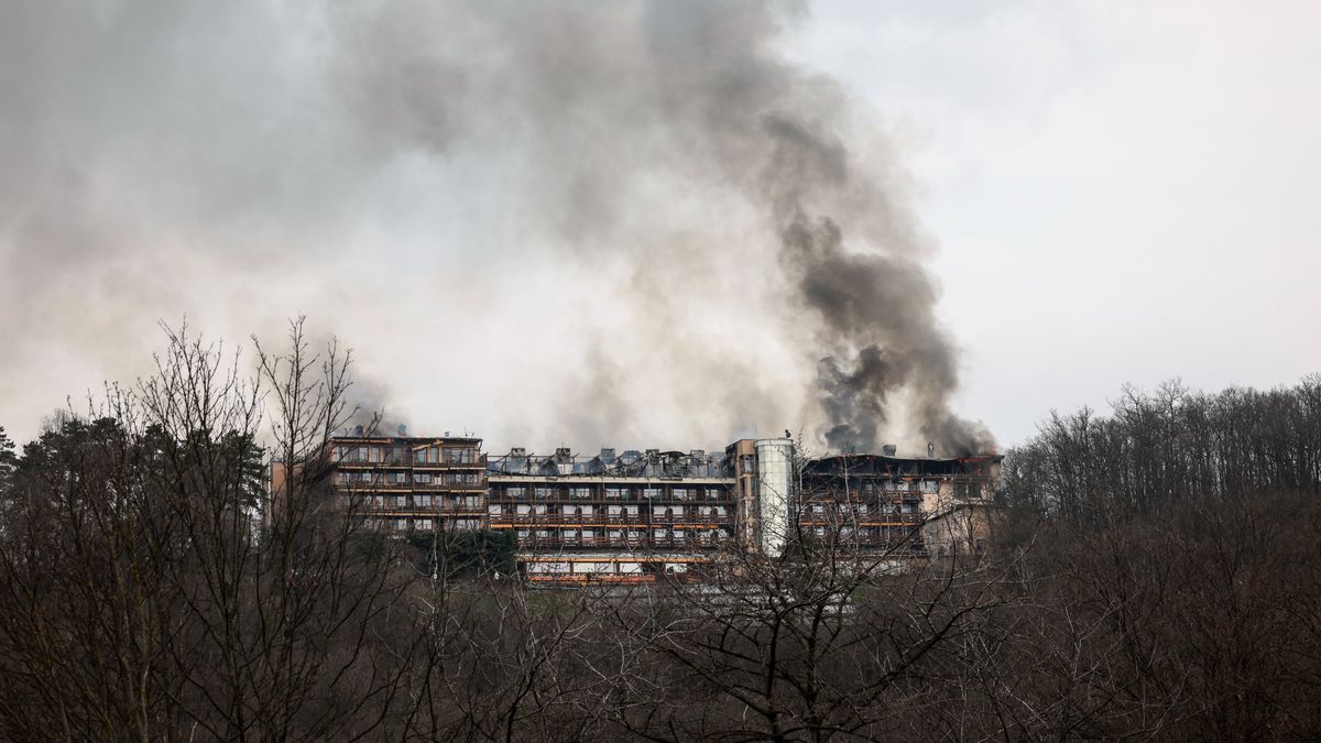Így lángolt visegrádi Hotel Silvanus (VIDEÓ)