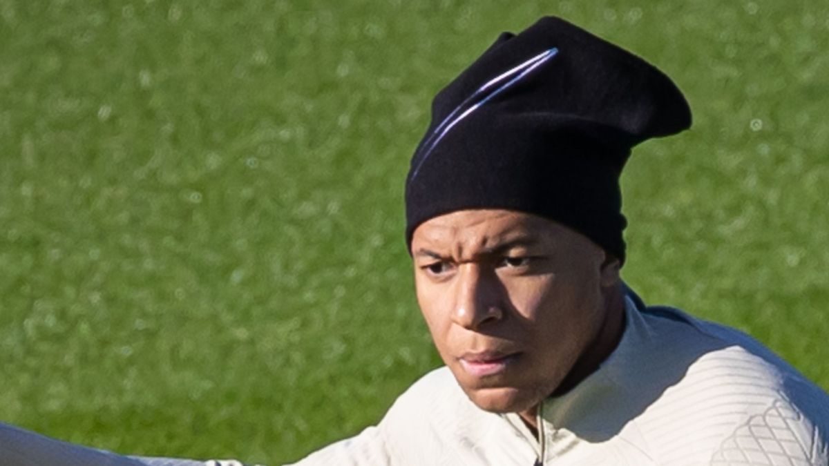 Így duzzogott Mbappé a kispadon, lecserélése után (fotó)