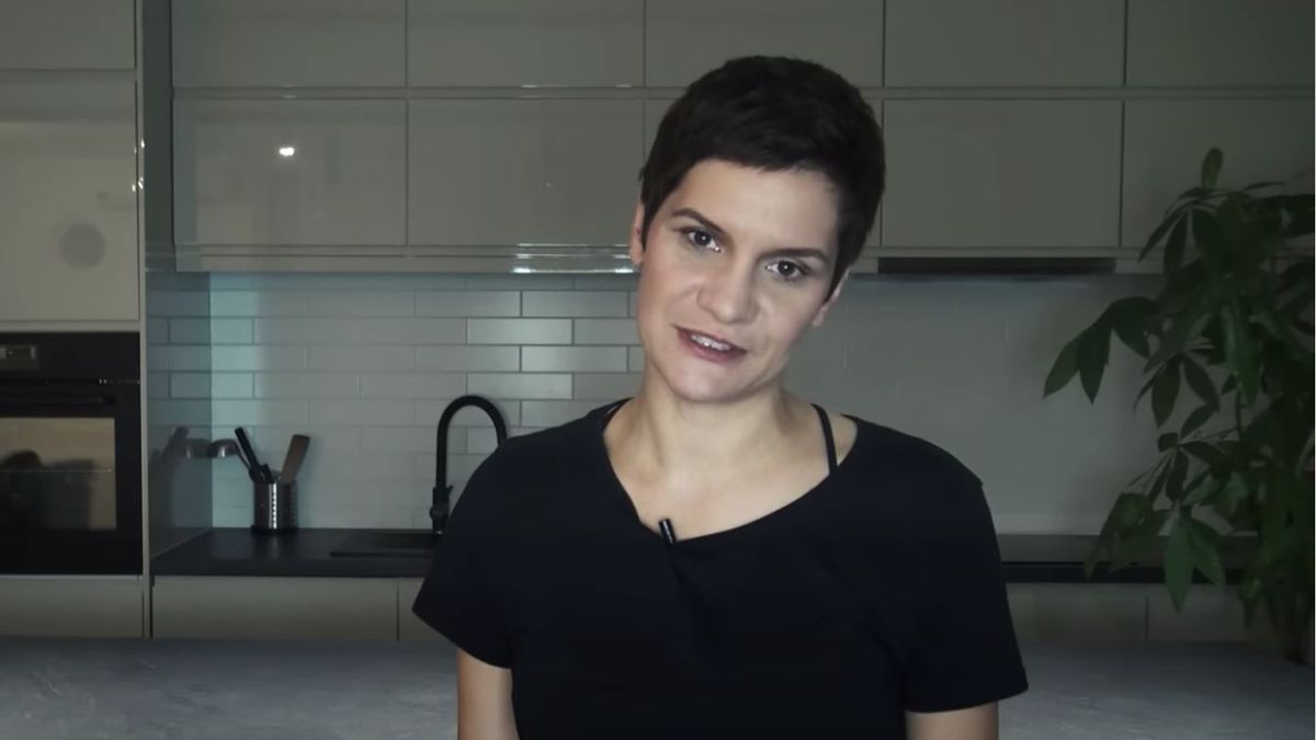 „Ő a fekete ruhás nővér, az atombombás Simicska, a kékszalagos Márki-Zay...” – kibukott Pottyondy Magyar Péter miatt (VIDEÓ)