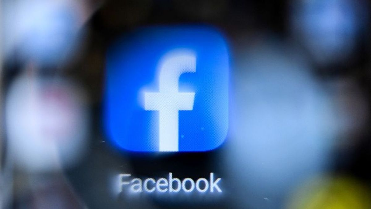 Ceglédi Zoltán kiakadt a Facebookra, miután kiderült, nem írhatja le Toroczkai László nevét