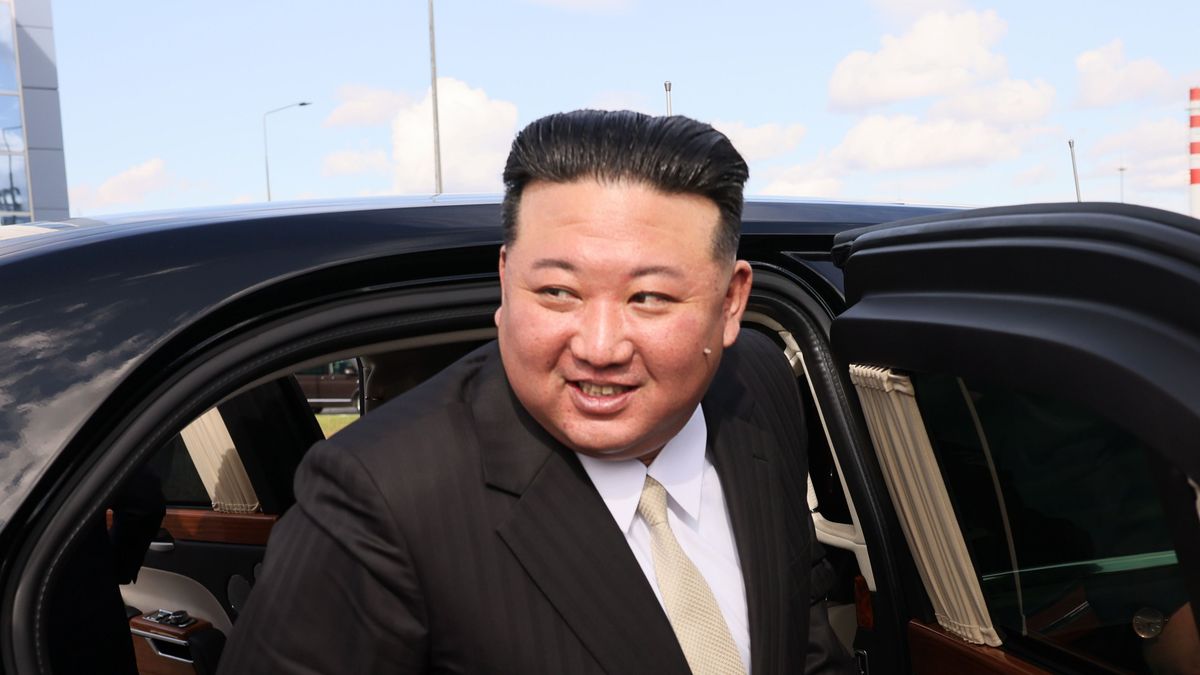 Hatásos üzenet: épp akkor lőttek ki ballisztikus rakétát az észak-koreaiak, amikor a szomszédban volt az amerikai külügyminiszter