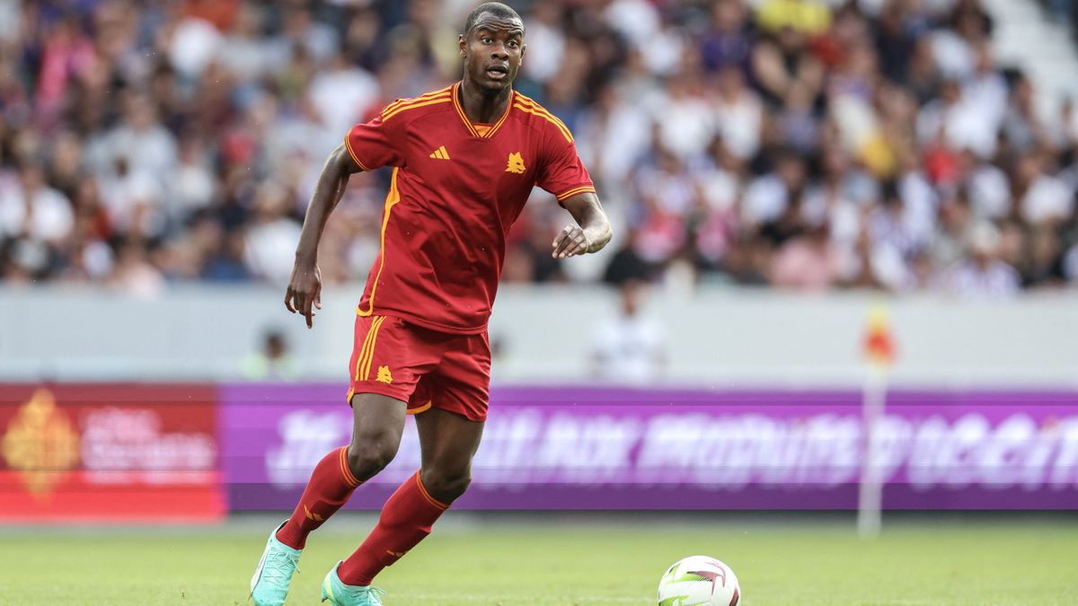 Összeesett egy játékos, félbeszakadt az Udinese-Roma mérkőzés